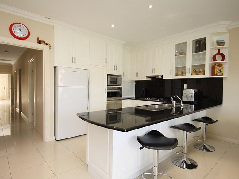 6 Collingwood Avenue, Flinders Park SA 5025