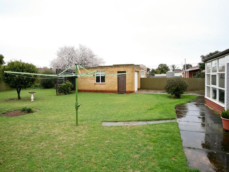 12 Levistone Street, Seaton SA 5023