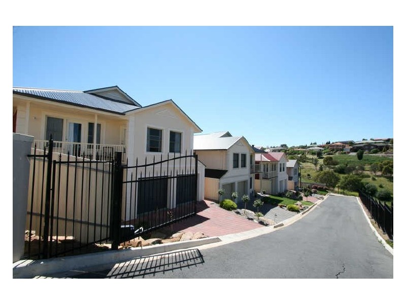 8/4 Mccann Place, Greenwith SA 5125