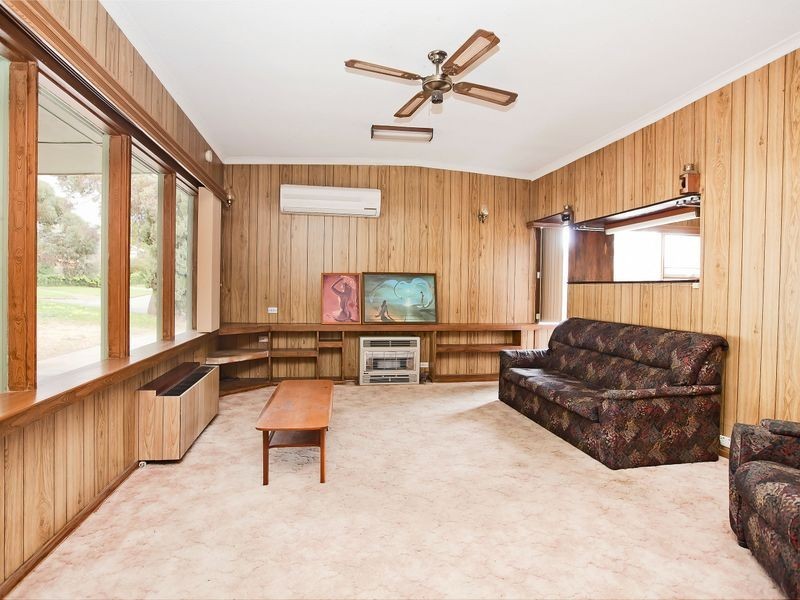 6 Julie Road, Para Hills SA 5096