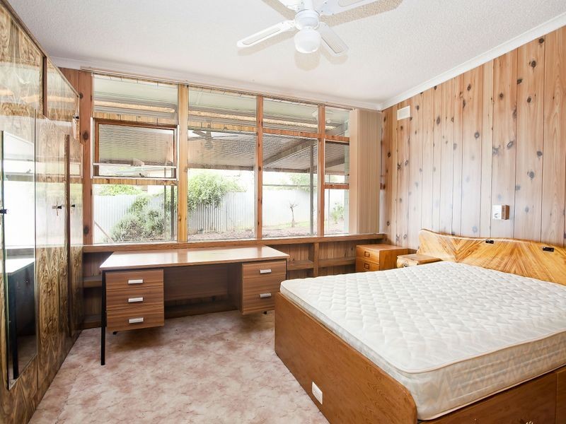 6 Julie Road, Para Hills SA 5096