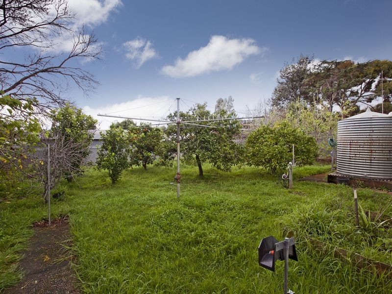 6 Julie Road, Para Hills SA 5096