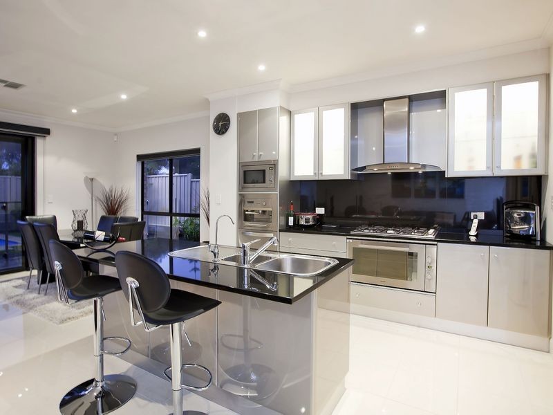 25 Sunlake Place, Tennyson SA 5022