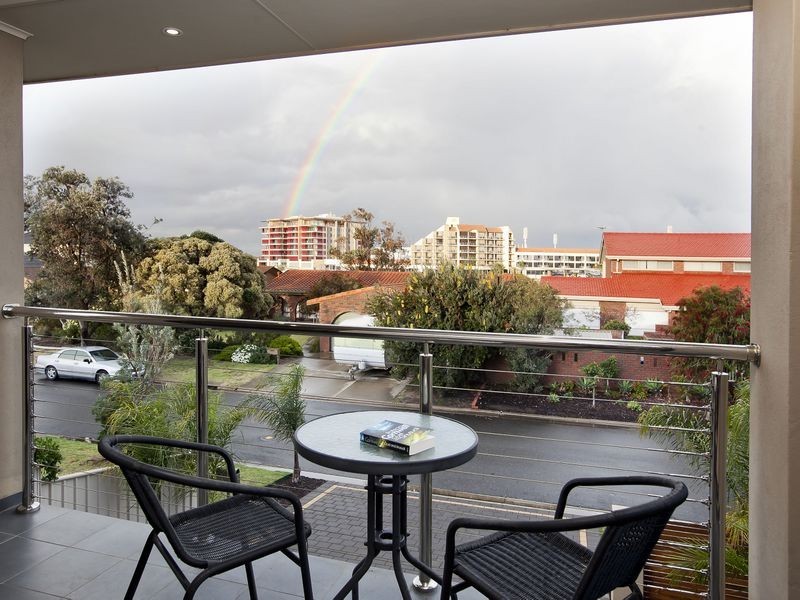 25 Sunlake Place, Tennyson SA 5022