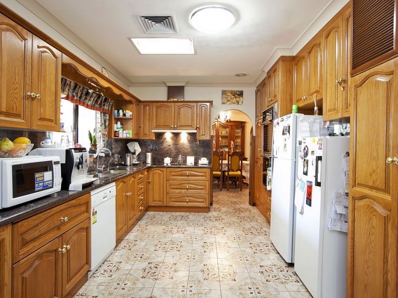 10 Toledo Court, Gulfview Heights SA 5096