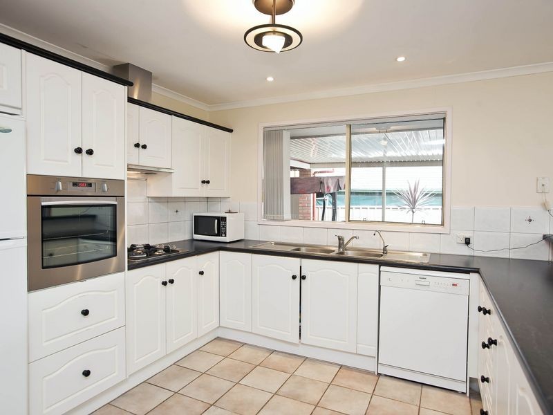 15 Conifer Court, Newton SA 5074