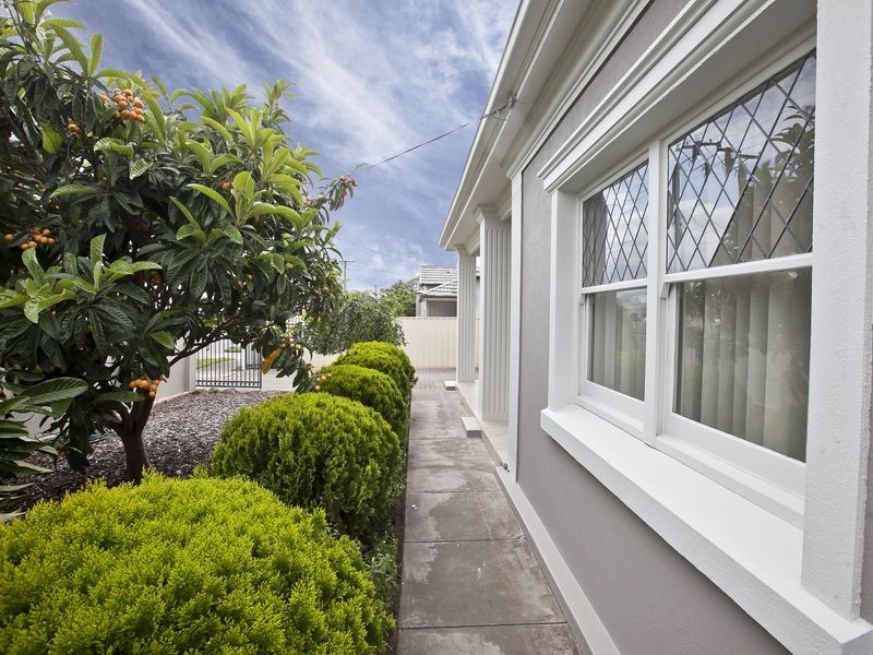 15 Mitchell Street, Seaton SA 5023