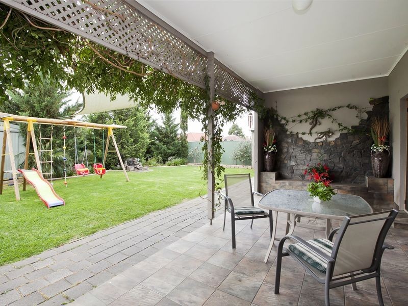 15 Mitchell Street, Seaton SA 5023