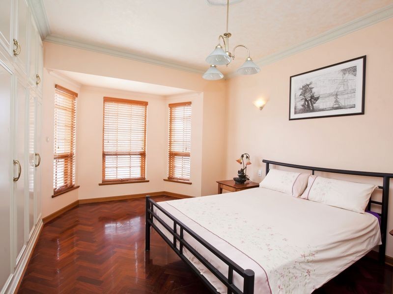 22 Sir John Marks Drive, West Lakes SA 5021