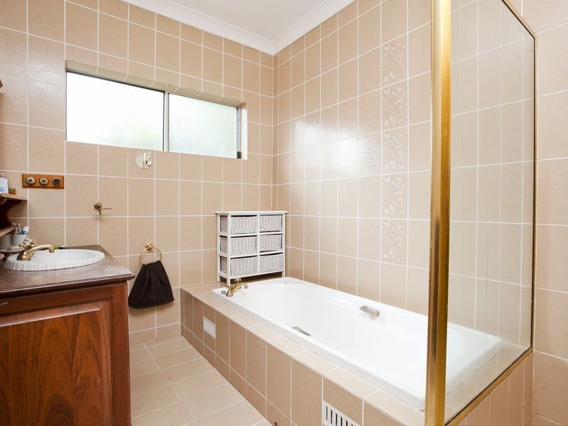22 Sir John Marks Drive, West Lakes SA 5021