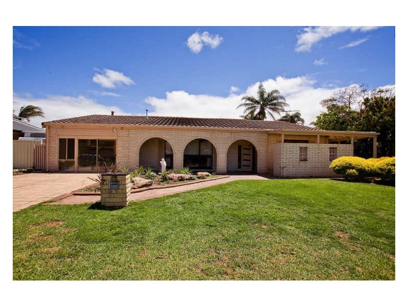 7 Greenfield Crescent, West Lakes Shore SA 5020
