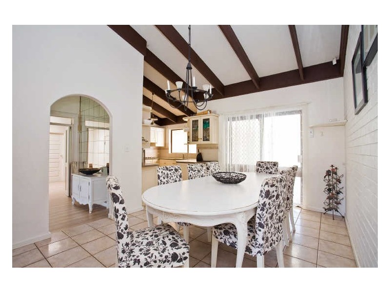 7 Greenfield Crescent, West Lakes Shore SA 5020