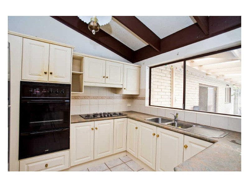 7 Greenfield Crescent, West Lakes Shore SA 5020