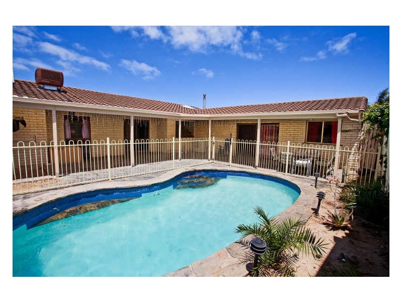 7 Greenfield Crescent, West Lakes Shore SA 5020