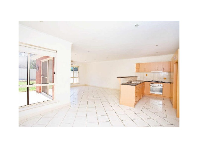 42 Kent Avenue, Clearview SA 5085