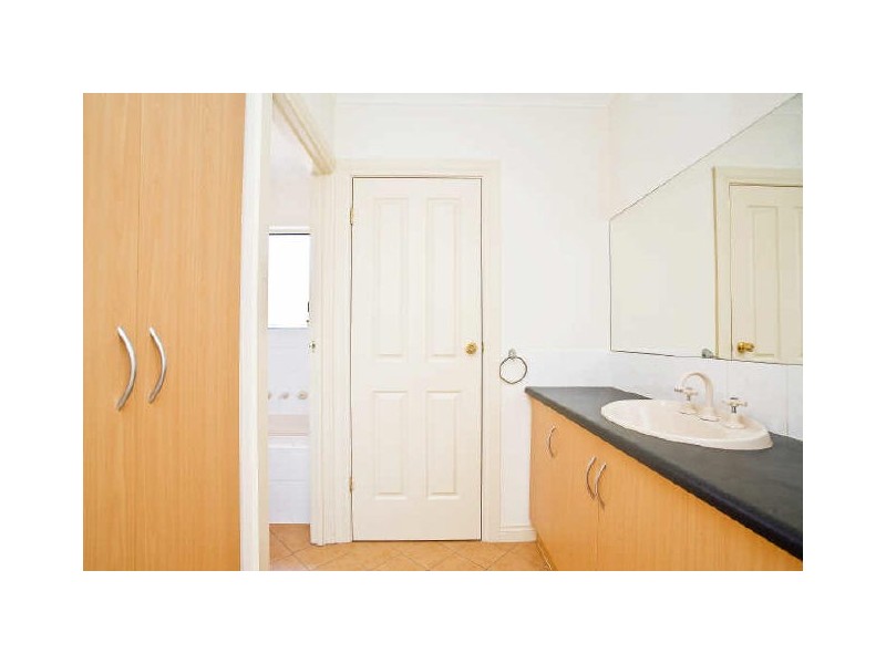 42 Kent Avenue, Clearview SA 5085