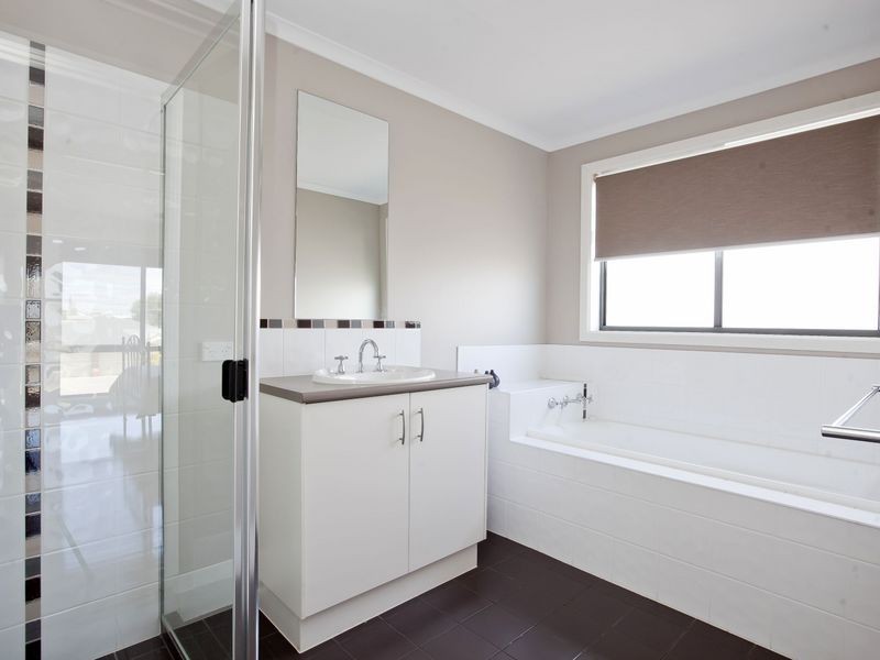 8 Waller Court, Largs North SA 5016