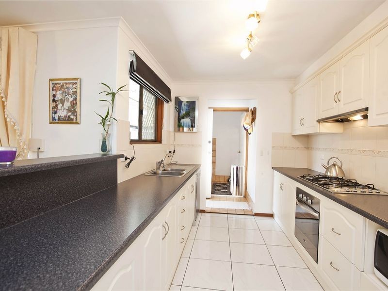 2 Kuta Court, North Haven SA 5018