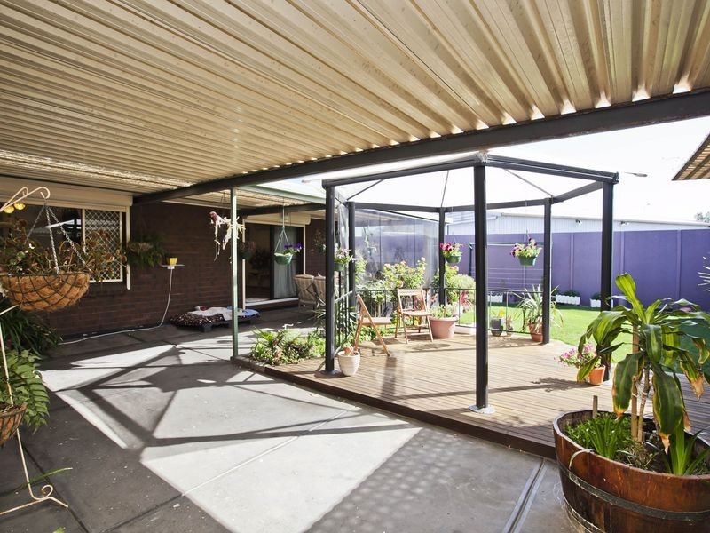 2 Kuta Court, North Haven SA 5018