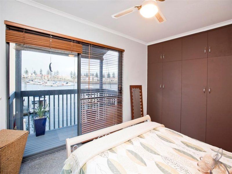 135 Gulf Point Drive, North Haven SA 5018