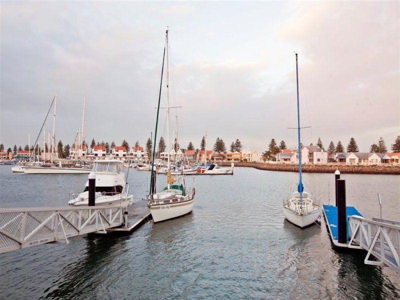 135 Gulf Point Drive, North Haven SA 5018