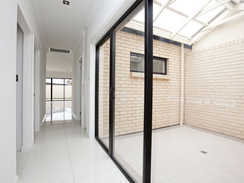 13 Nambour Crescent, West Lakes Shore SA 5020