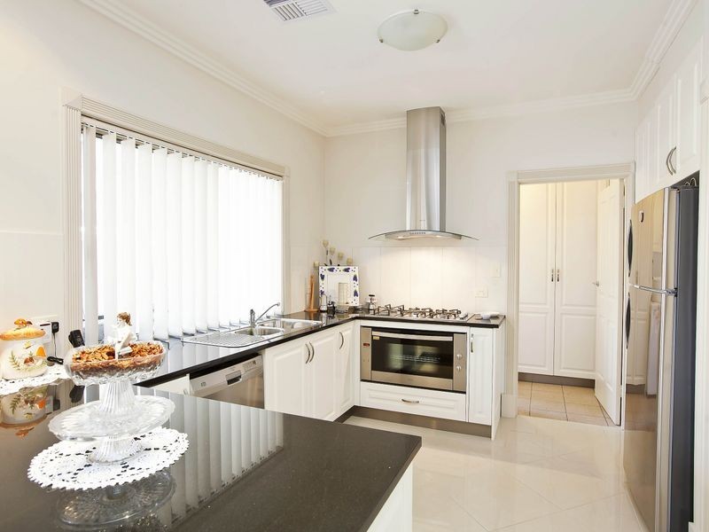 1A Kinross Avenue, Seaton SA 5023