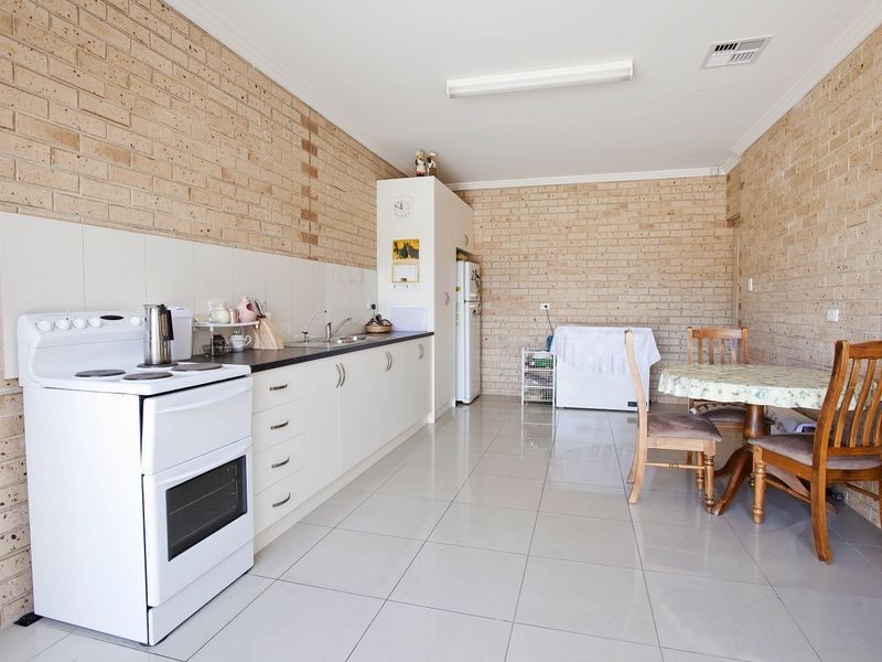 1A Kinross Avenue, Seaton SA 5023