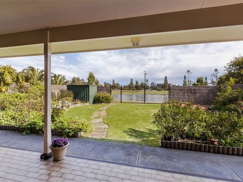 27 Blue-Sails Court, West Lakes SA 5021