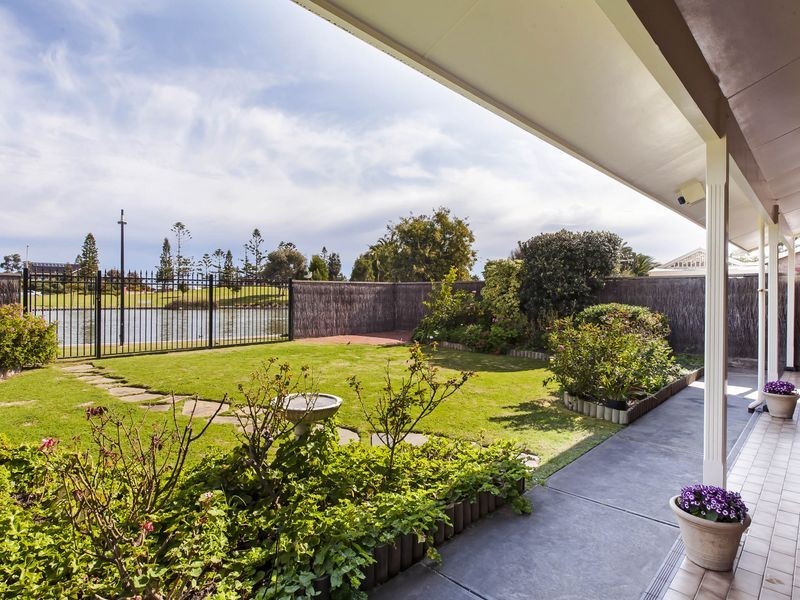 27 Blue-Sails Court, West Lakes SA 5021