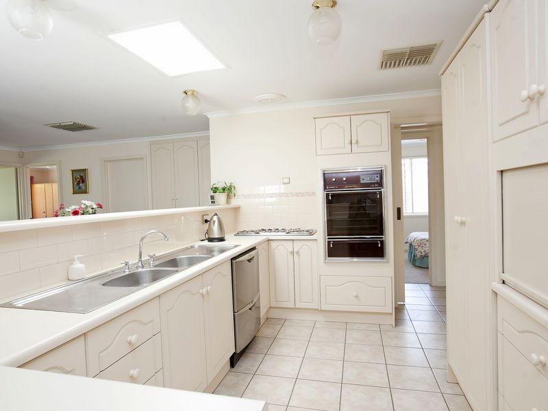 2 Dame Pattie Circuit, West Lakes SA 5021