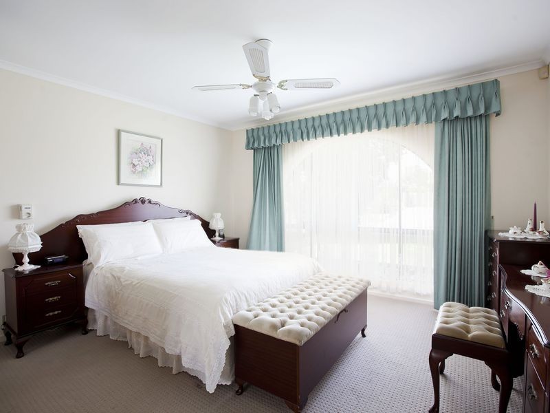 2 Dame Pattie Circuit, West Lakes SA 5021