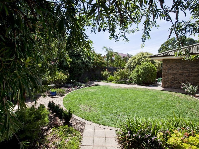 2 Dame Pattie Circuit, West Lakes SA 5021