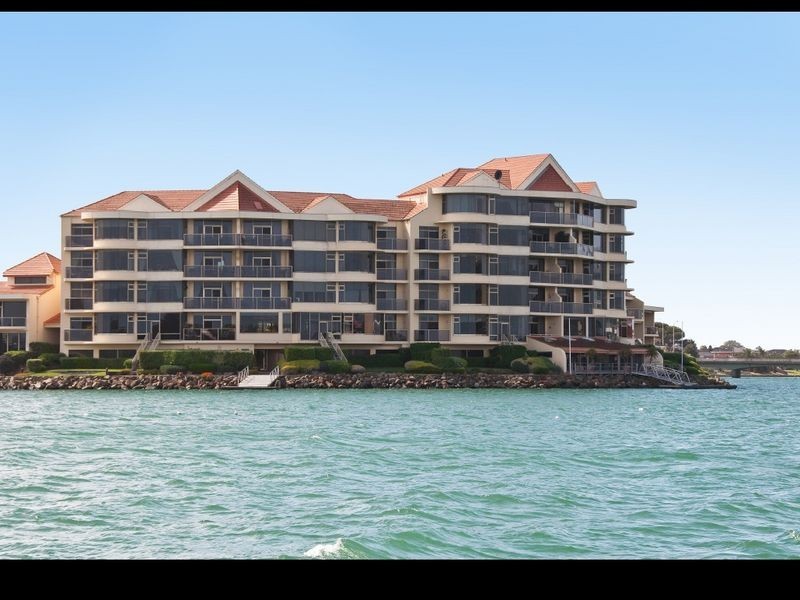 7/24 Martin Court, West Lakes SA 5021