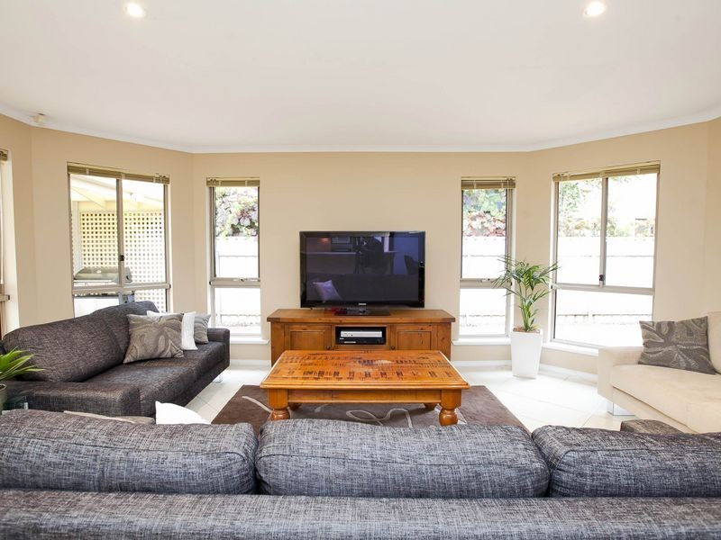 4 Mawson Close, Tennyson SA 5022