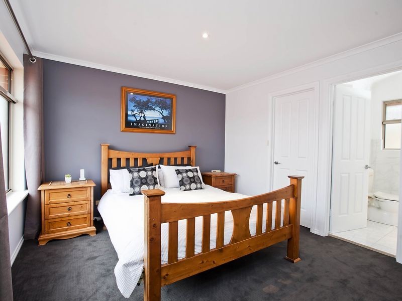 4 Mawson Close, Tennyson SA 5022