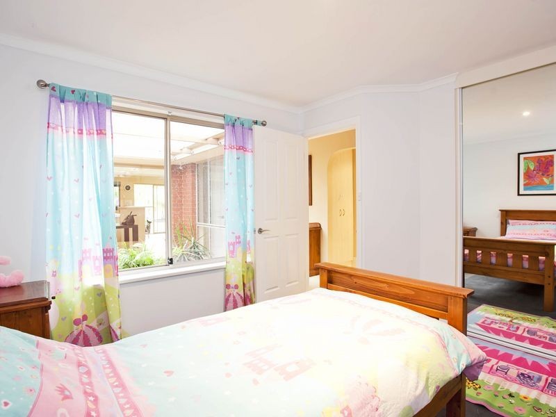 4 Mawson Close, Tennyson SA 5022