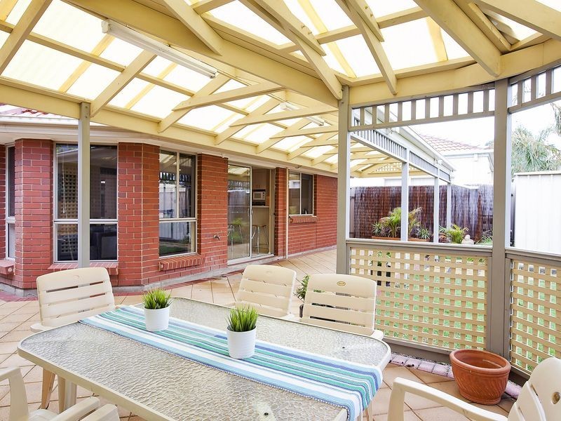 4 Mawson Close, Tennyson SA 5022