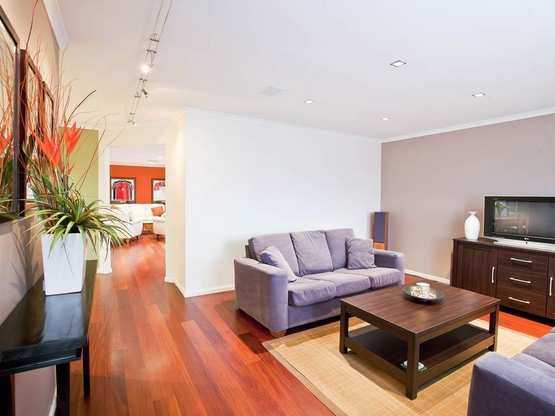 28 Sovereign Drive, Woodcroft SA 5162