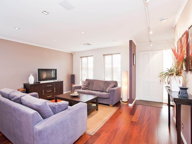 28 Sovereign Drive, Woodcroft SA 5162