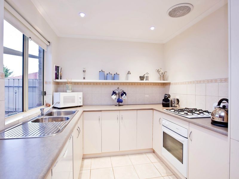 28 Sovereign Drive, Woodcroft SA 5162