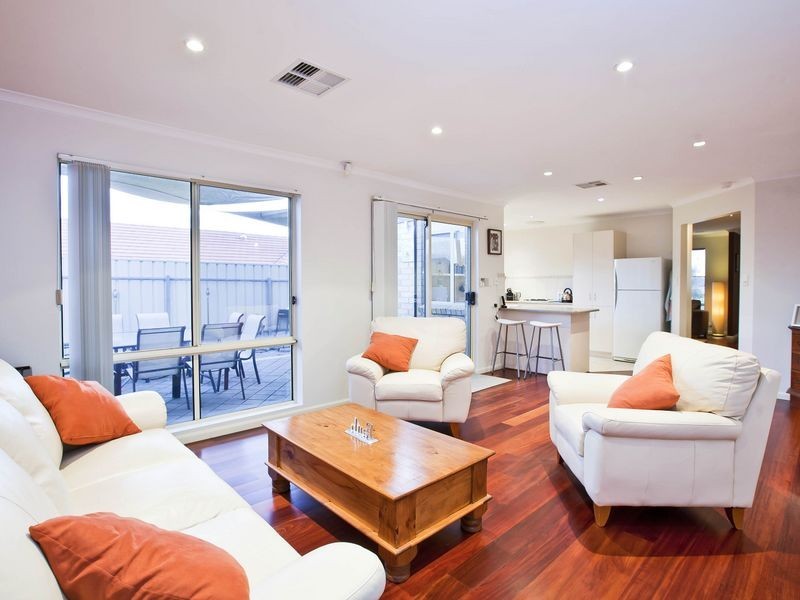 28 Sovereign Drive, Woodcroft SA 5162