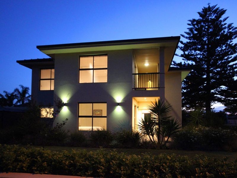 2 Sir Ross Smith Avenue, North Haven SA 5018