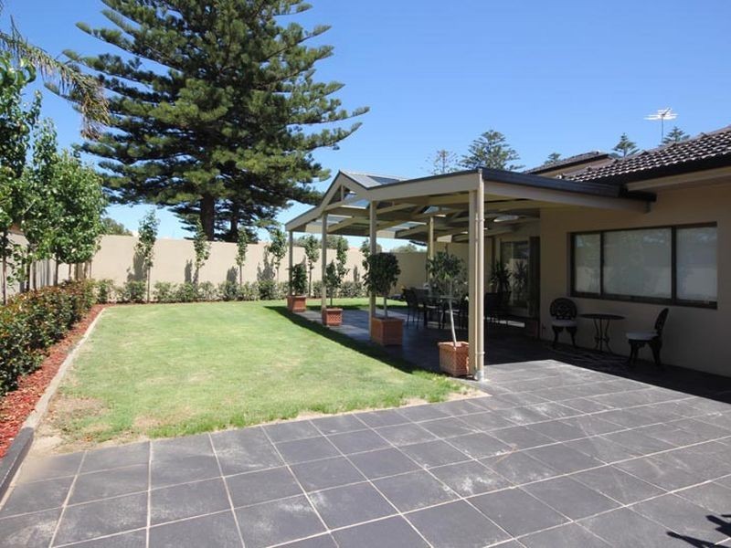 2 Sir Ross Smith Avenue, North Haven SA 5018