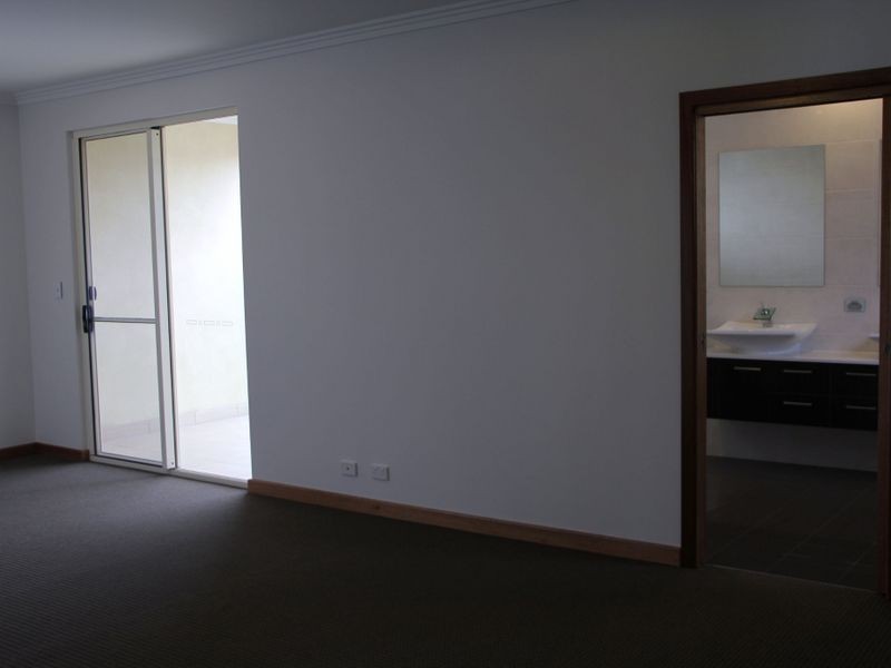 8A Heysen Crescent, West Lakes Shore SA 5020