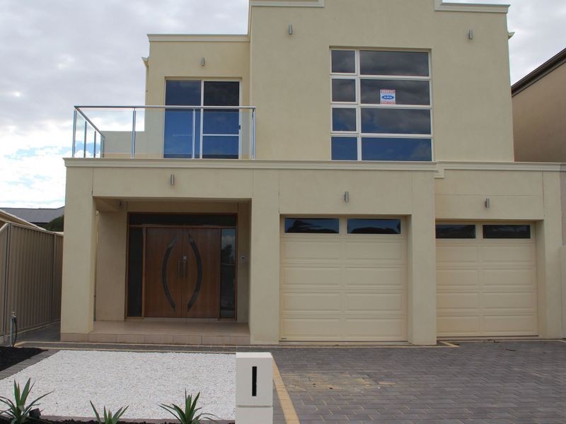 8A Heysen Crescent, West Lakes Shore SA 5020