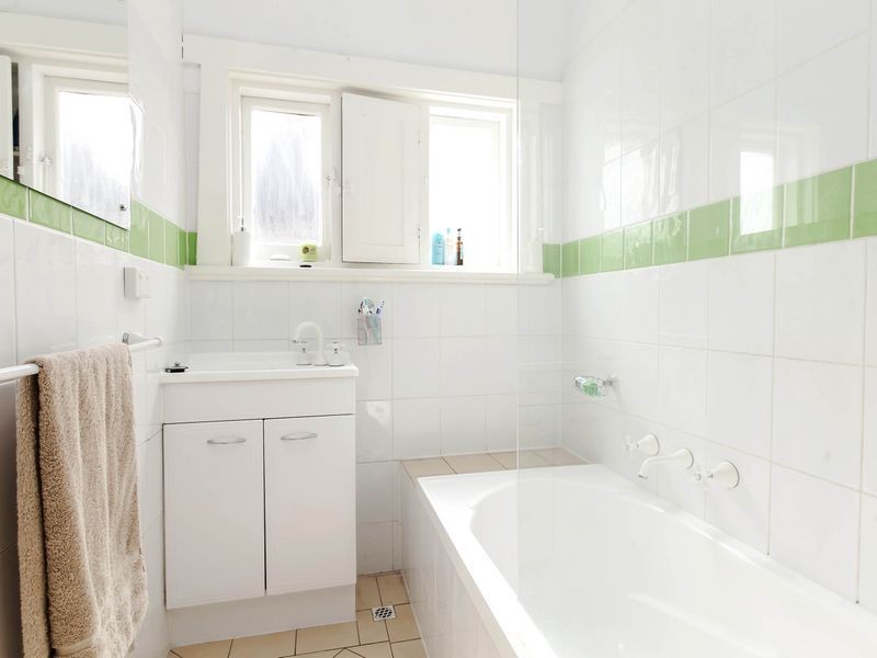 8 Carlton Crescent, Woodville North SA 5012