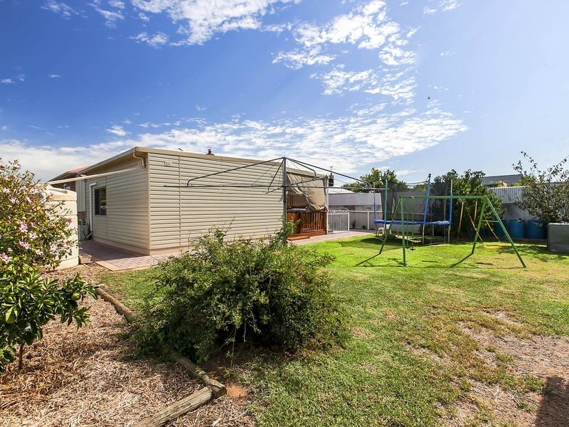 8 Carlton Crescent, Woodville North SA 5012