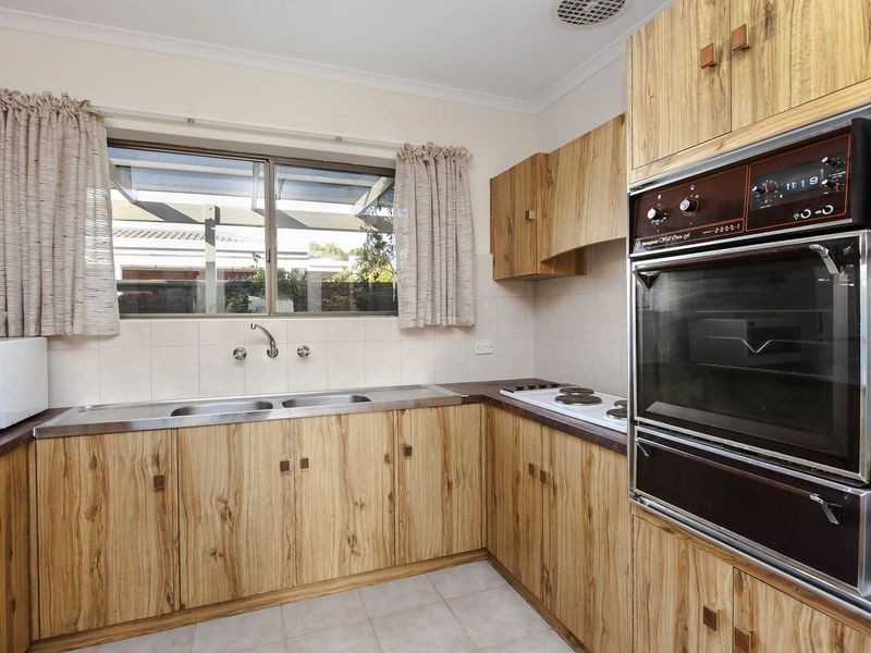 2/36 Lochside Drive, West Lakes SA 5021