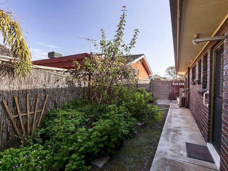 2/36 Lochside Drive, West Lakes SA 5021